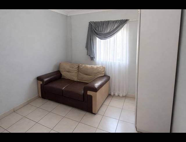 6 BEDROOM HOUSE FOR SALE IN PRESTBURY